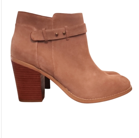 SOLE SOCIETY Lyriq Bootie in Coffee Suede size 8.5 minimalist chic tan wood heel - Picture 1 of 8